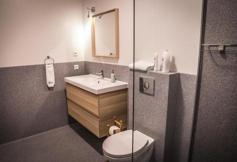 Bakki Apartments & Hostel