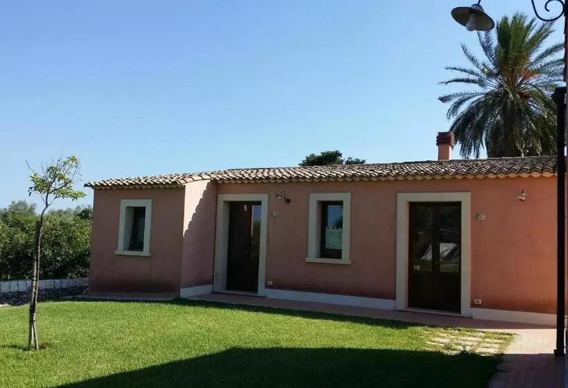 هتل Agriturismo La Taverna