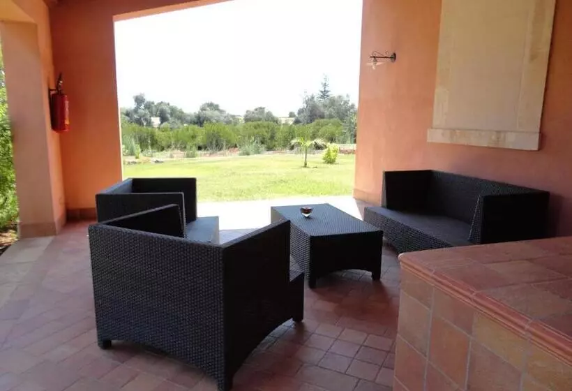 هتل Agriturismo La Taverna