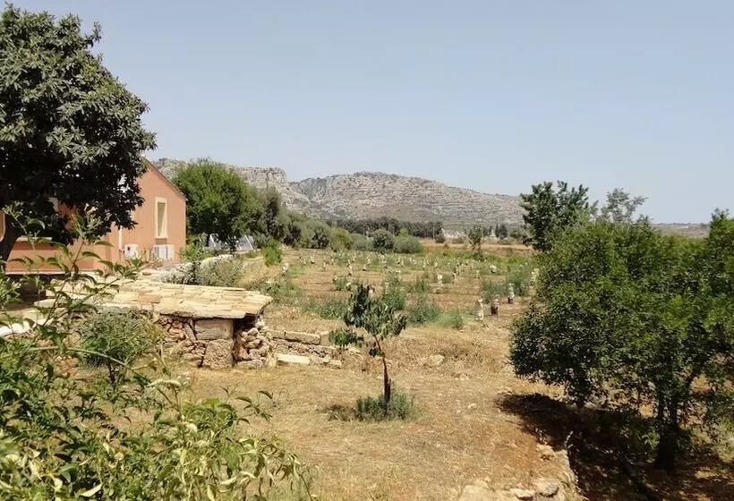 هتل Agriturismo La Taverna