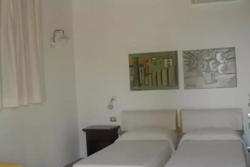 هتل Agriturismo La Taverna