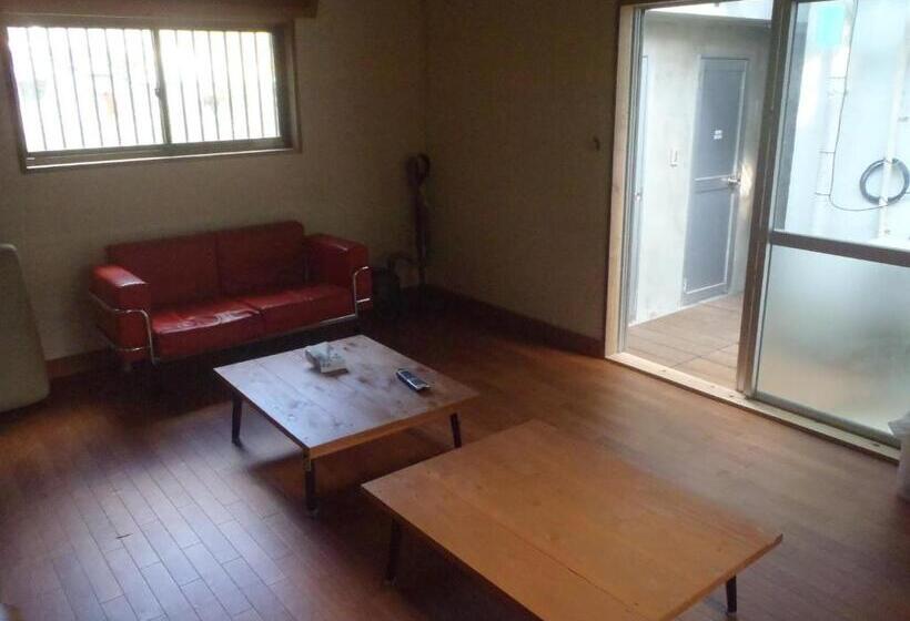 膳宿费 Kerama Backpackers