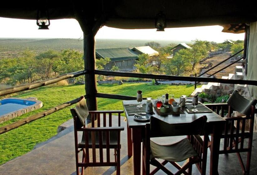 هتل Mondjila Safari Camp