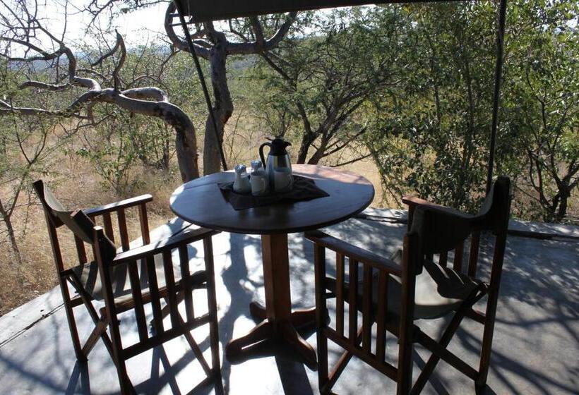 هتل Mondjila Safari Camp