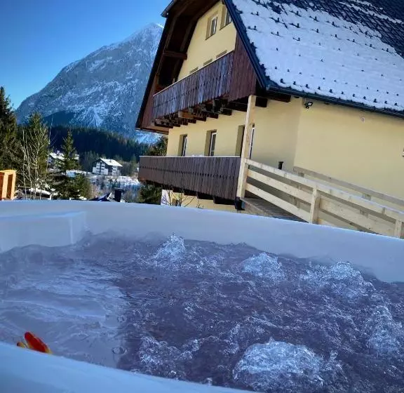 پانسیون Landhaus Tauplitz