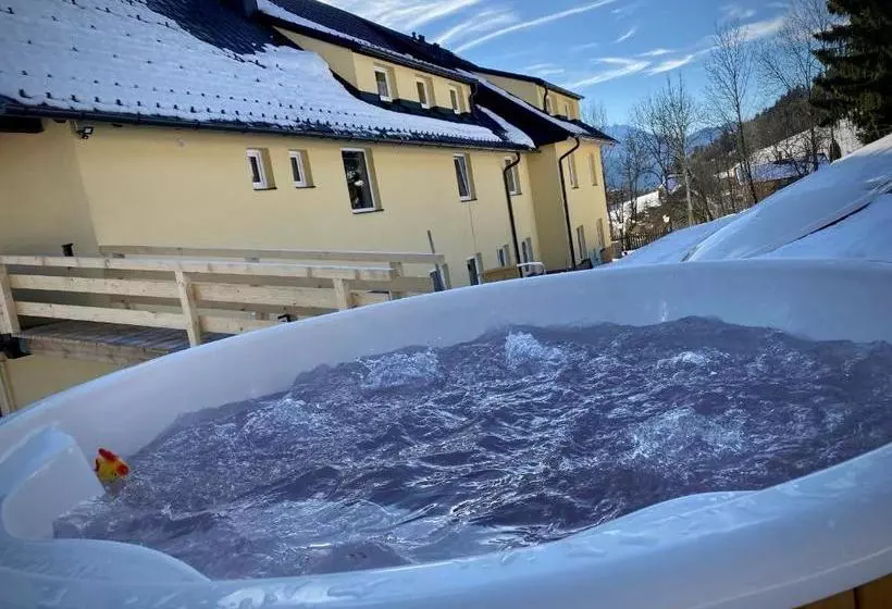 پانسیون Landhaus Tauplitz