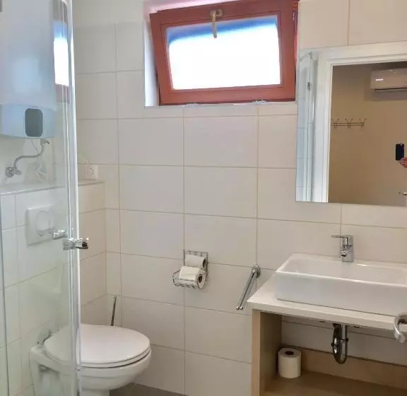 Majatalo Apartman Diófa