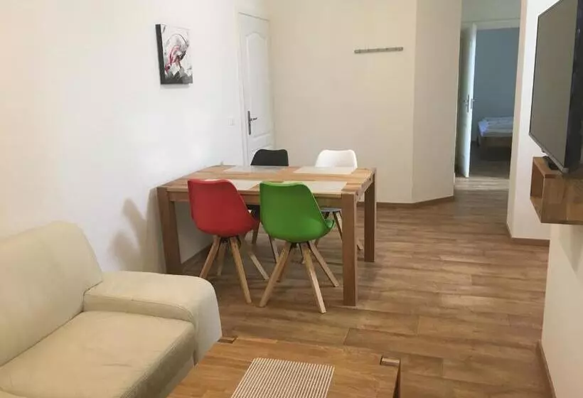 Majatalo Apartman Diófa
