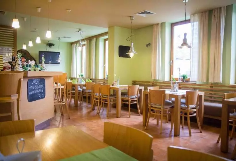 Majatalo Penzion U Zámecké Zahrady