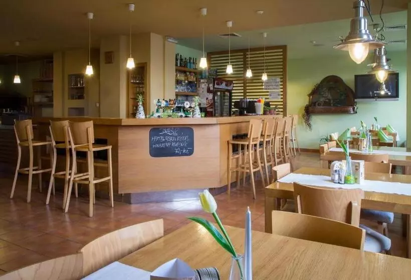 Majatalo Penzion U Zámecké Zahrady