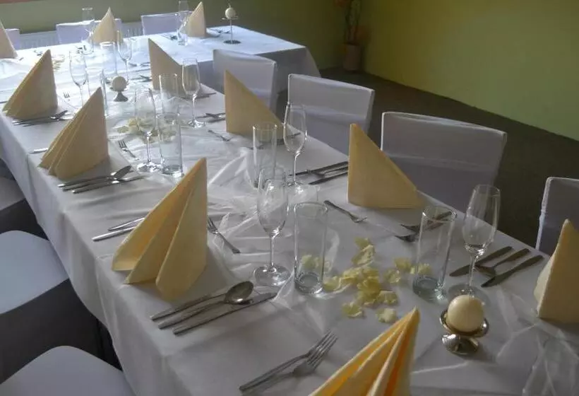 Majatalo Penzion U Zámecké Zahrady