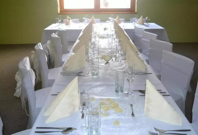 Majatalo Penzion U Zámecké Zahrady