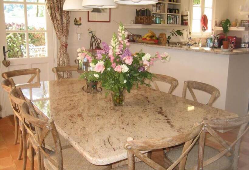 פנסיון Bastide Selva