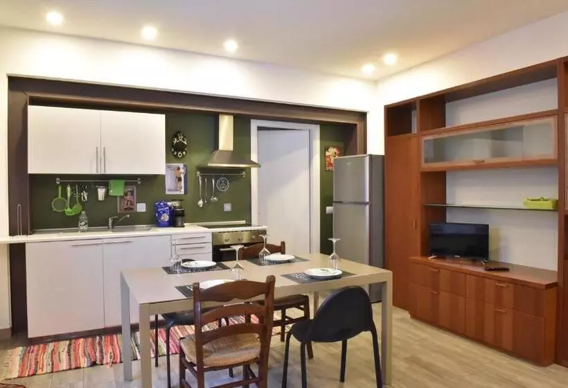 پانسیون Ventitrémarzo Guest House