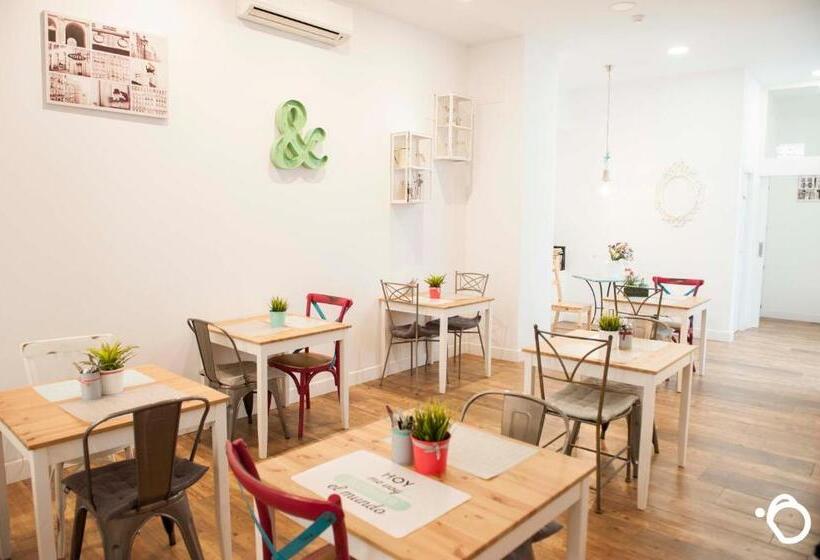 Smile & Co Hostal Boutique