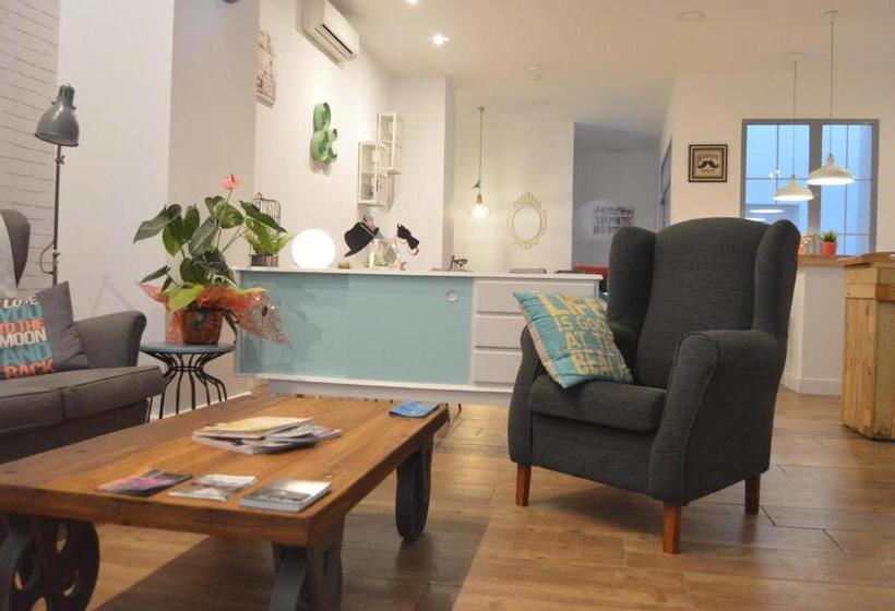 Smile & Co Hostal Boutique