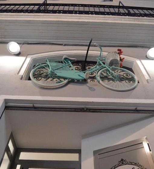 Smile & Co Hostal Boutique