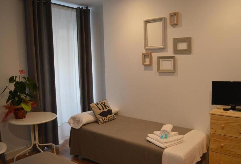 Smile & Co Hostal Boutique