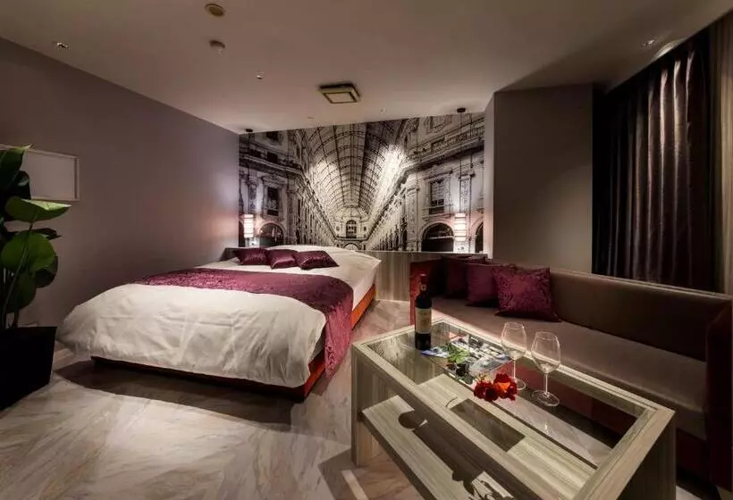 Hotelli Fine   Into The Premlum