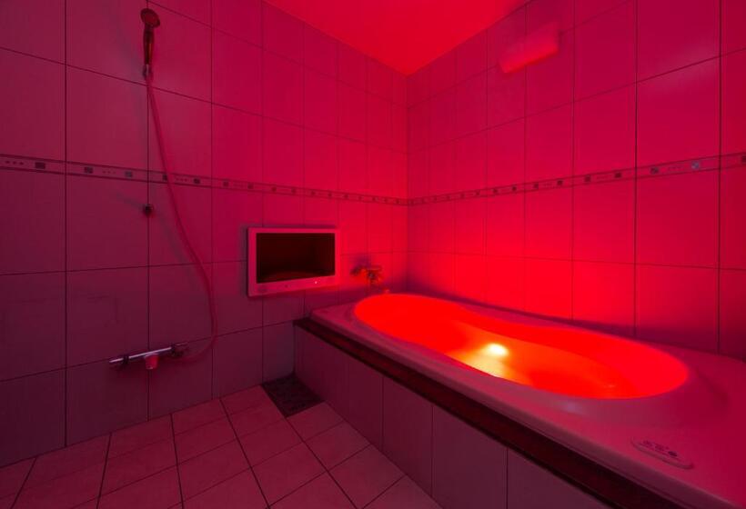 酒店 Fine Into The Premlum