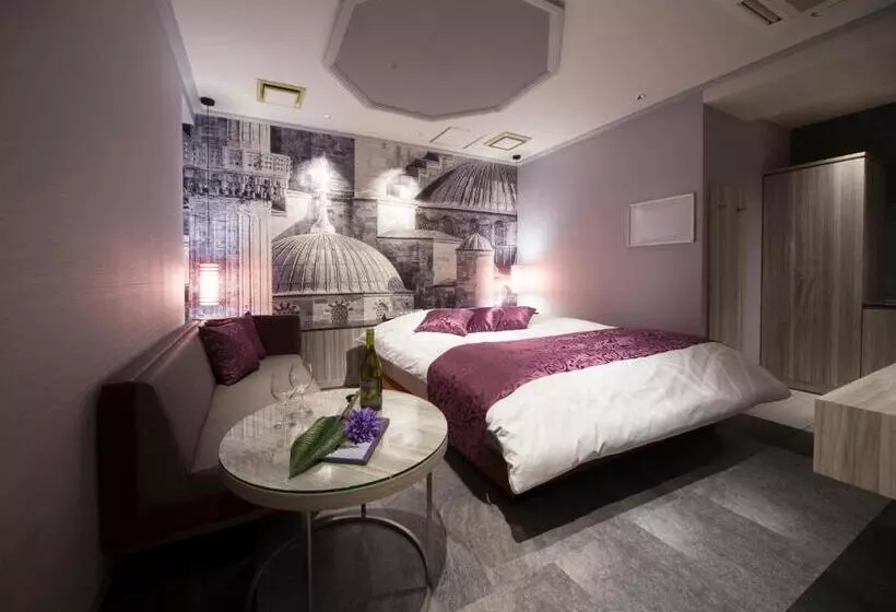 Hotelli Fine   Into The Premlum