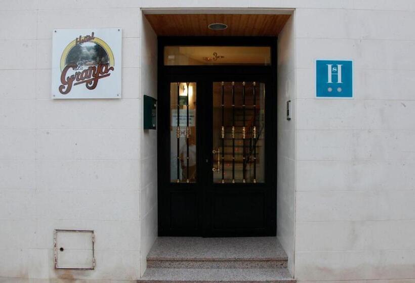 ペンション Hostal La Granja