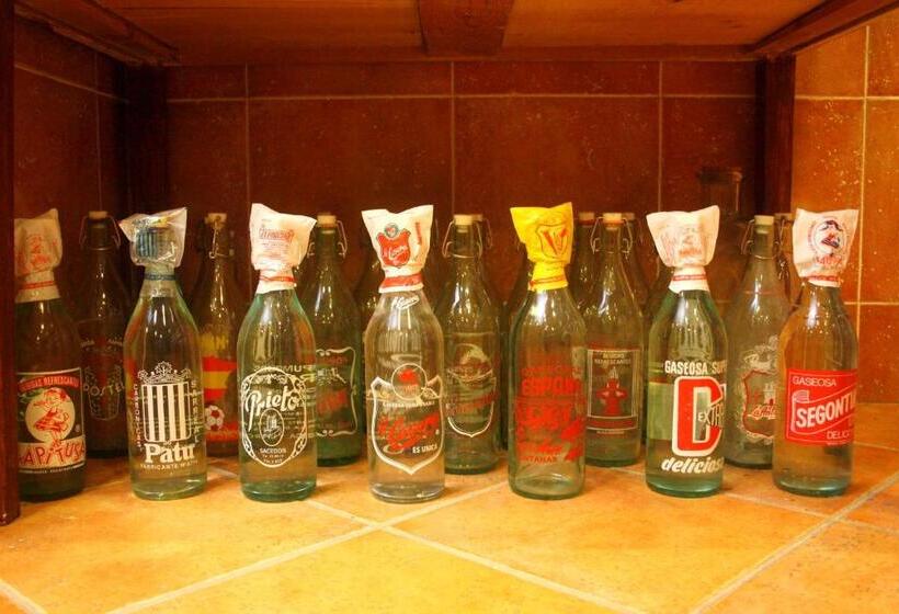 ペンション Hostal La Granja