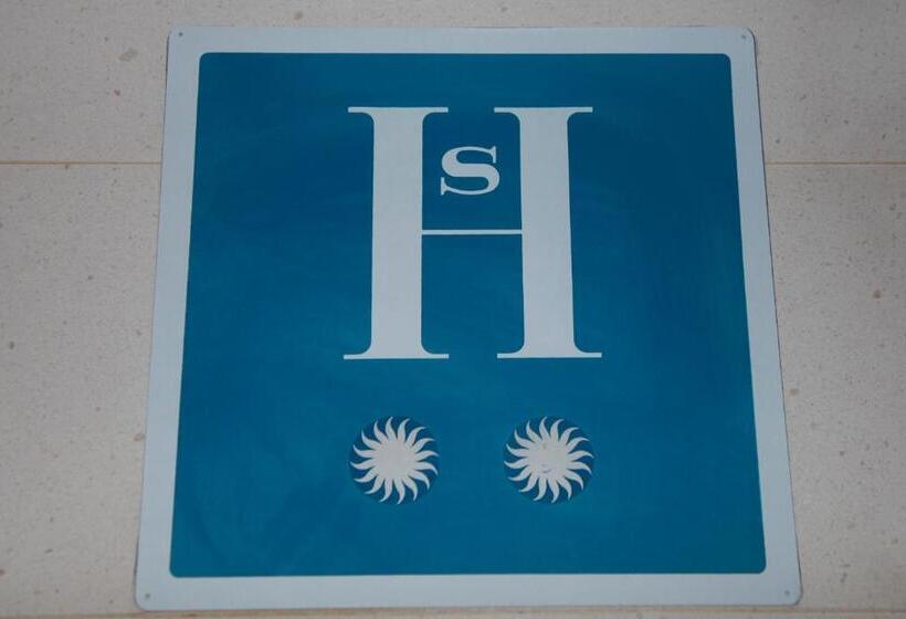 ペンション Hostal La Granja