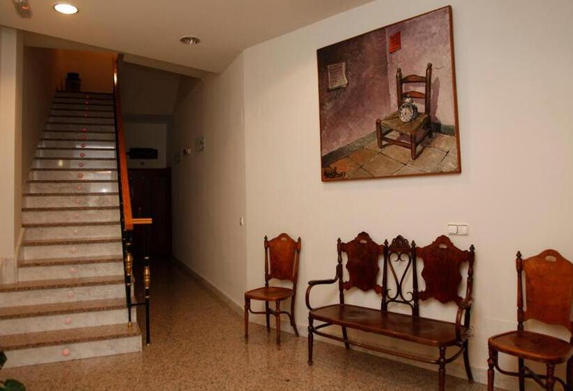 ペンション Hostal La Granja