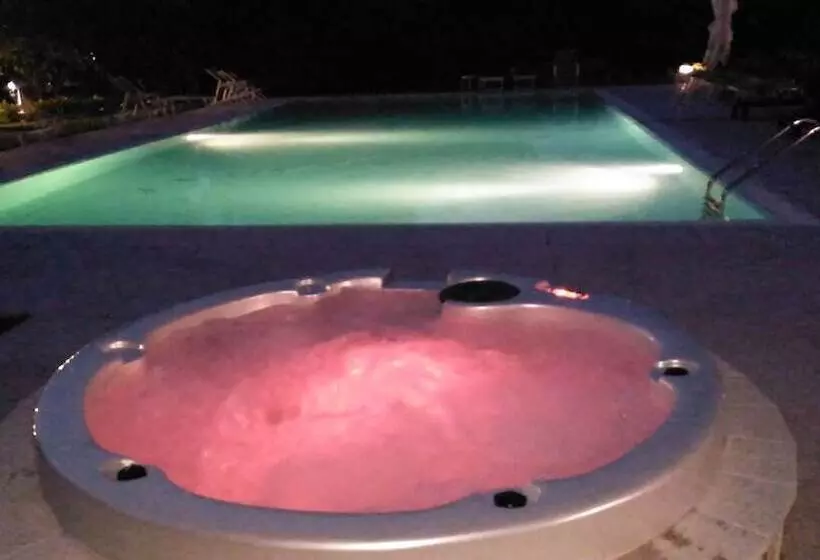 Hotelli Agriturismo Ca' Vecia