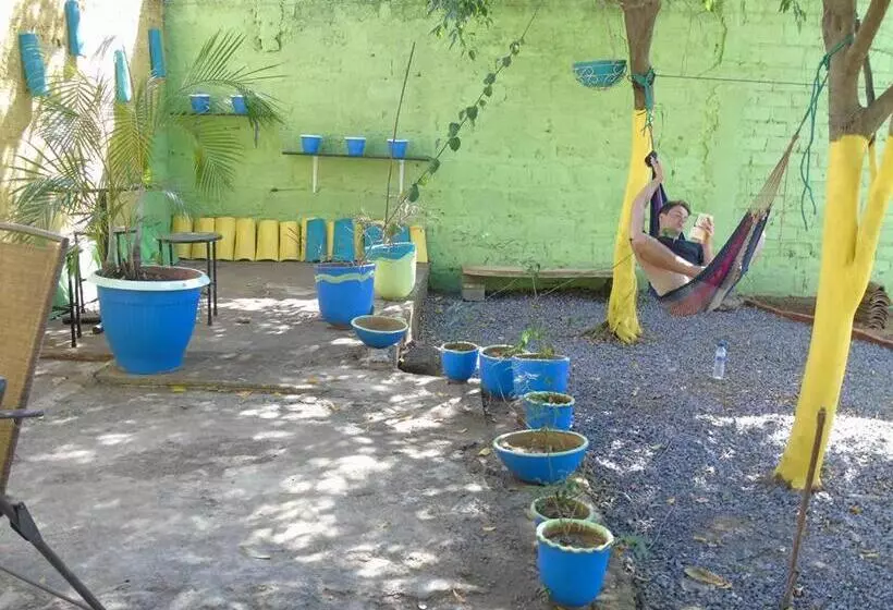 پانسیون Hostal El Jardin