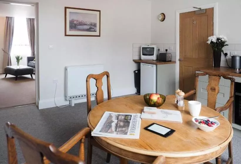 تختخواب و صبحانه The Horngarth