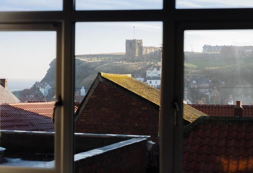 تختخواب و صبحانه The Horngarth