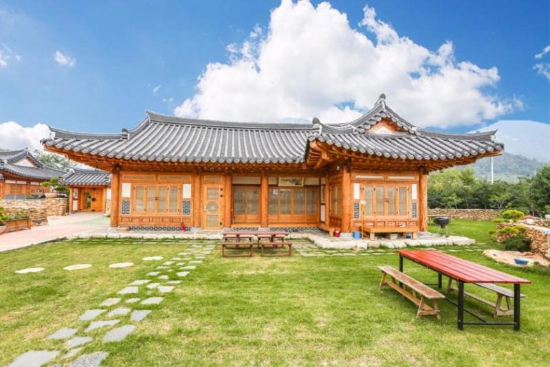 Suncheon Sagyejeol Haeoreum Hanok Pension