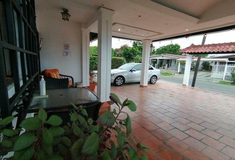 Pensionat Hostal Compostela Inn