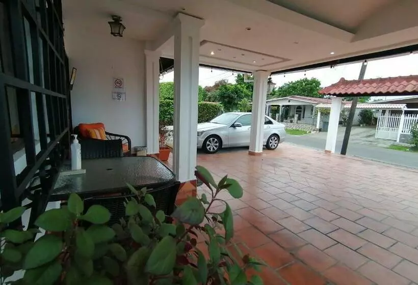 ペンション Hostal Compostela Inn