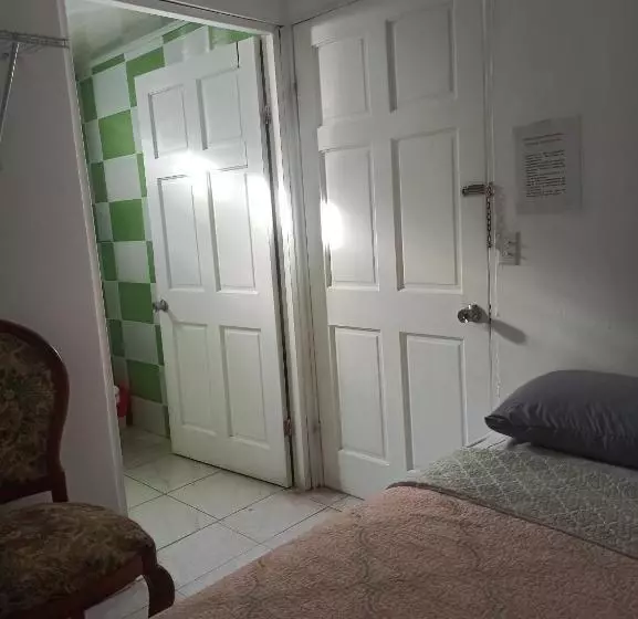 ペンション Hostal Compostela Inn