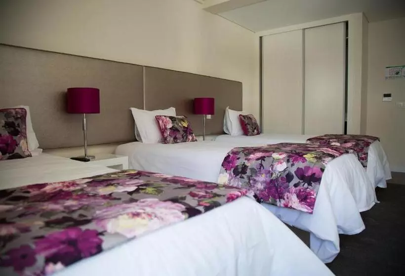 Pensão Tomas Guest House Ii