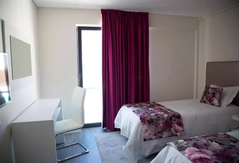 Pensão Tomas Guest House Ii