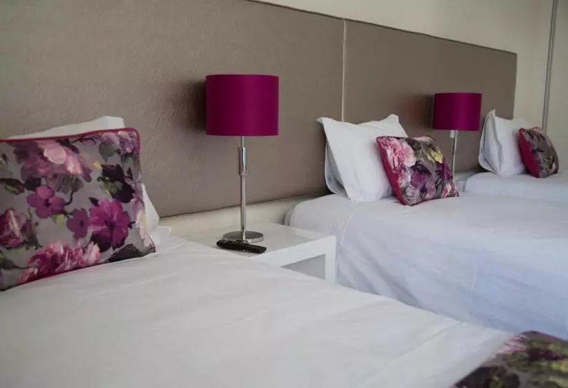 Pensão Tomas Guest House Ii