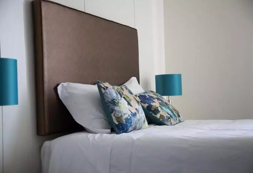 Pensão Tomas Guest House Ii