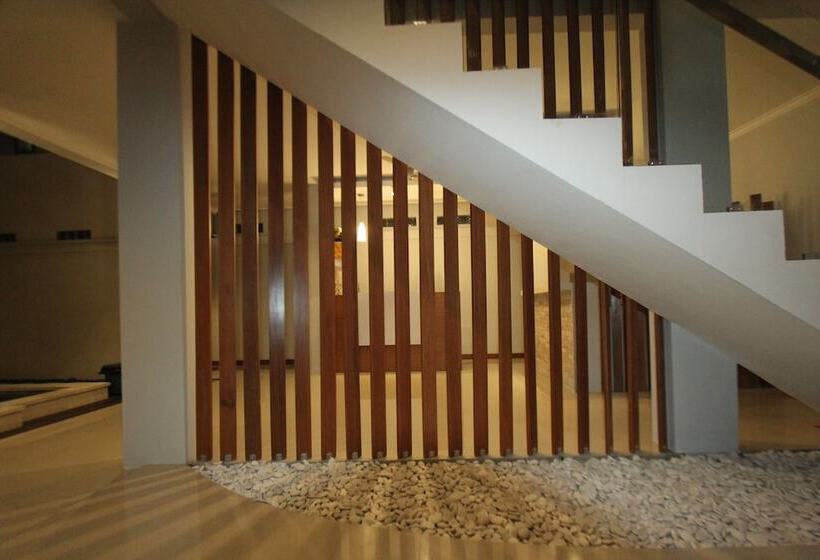 Пансион Tom Guest House