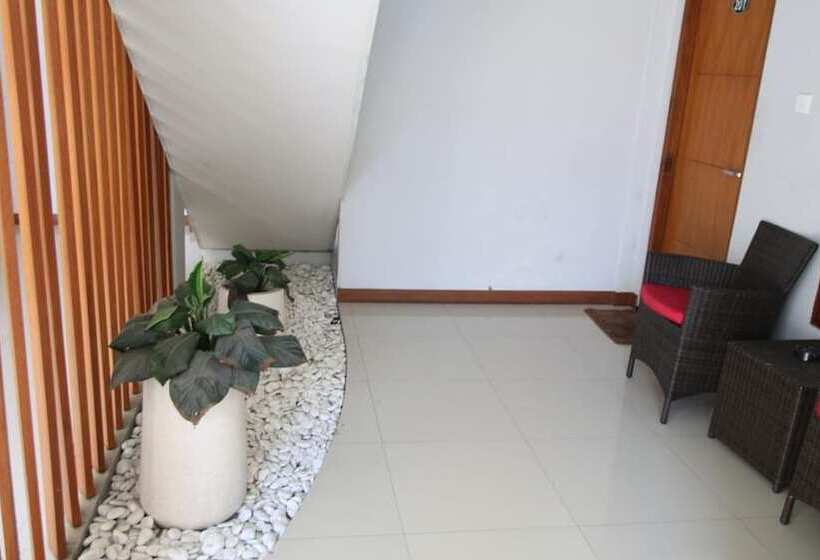 Пансион Tom Guest House