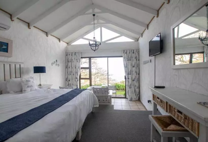 Majatalo Dutton's Cove Guest House