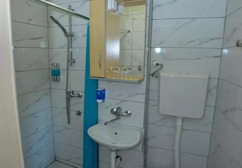 پانسیون Rooms Petrovic