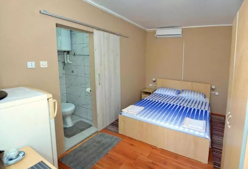 پانسیون Rooms Petrovic