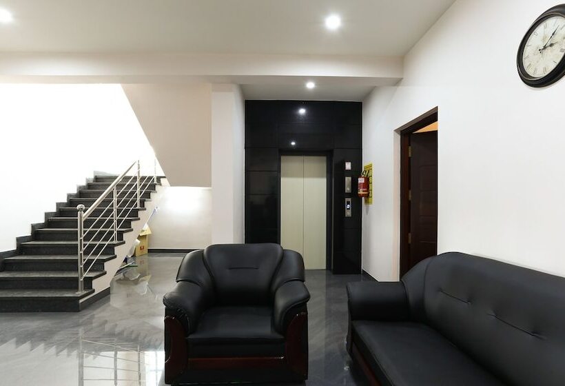 Hotelli Treebo Hi Line Apartments Kalapatti