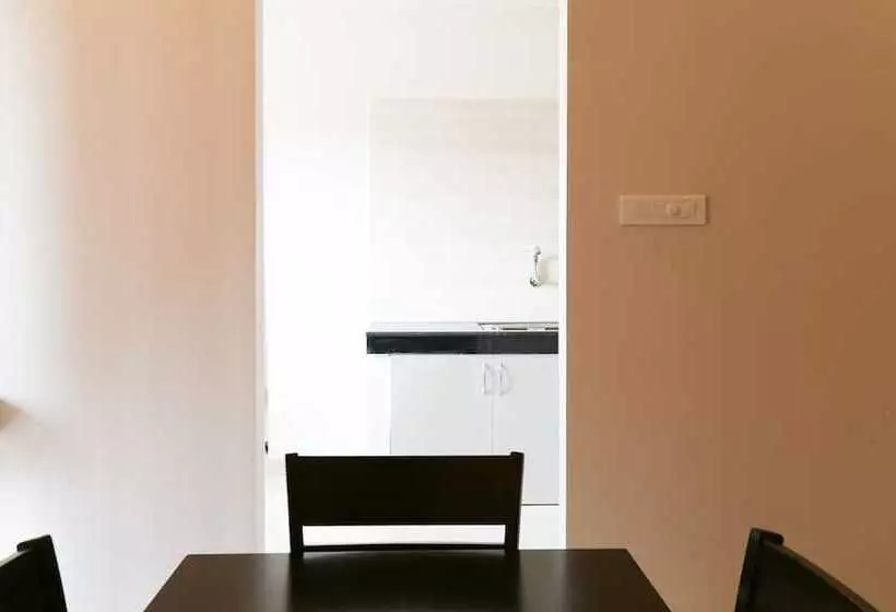 ホテル Treebo Hi Line Apartments Kalapatti