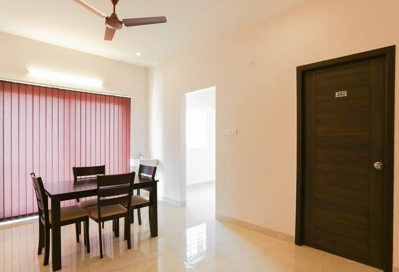 Hotelli Treebo Hi Line Apartments Kalapatti