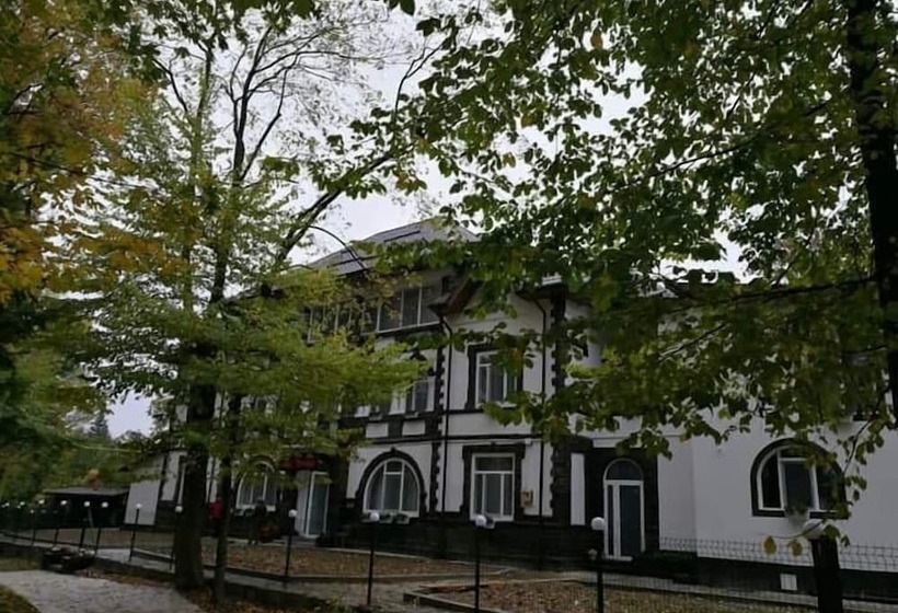 פנסיון Casa De Vis Pucioasa